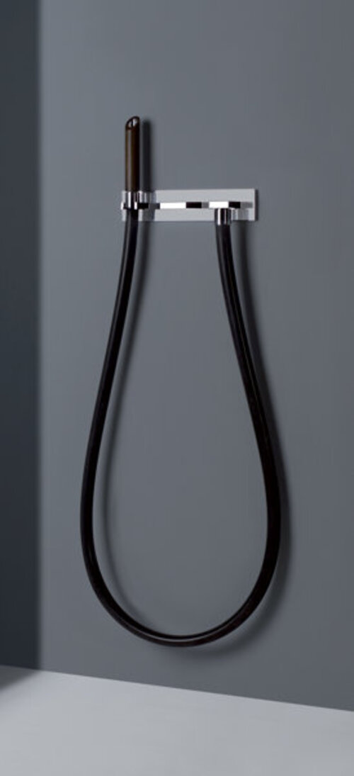 Bild von Gessi Water Tube Kneipp, Fertigmontageset für Kneipp-Schlauch schwarz mit Holz-Brause, mit Kaltwasser-Absperrventil, Brausehalter und Wandanschlussbogen, 32932, Farbe: Warm Bronze gebürstet PVD