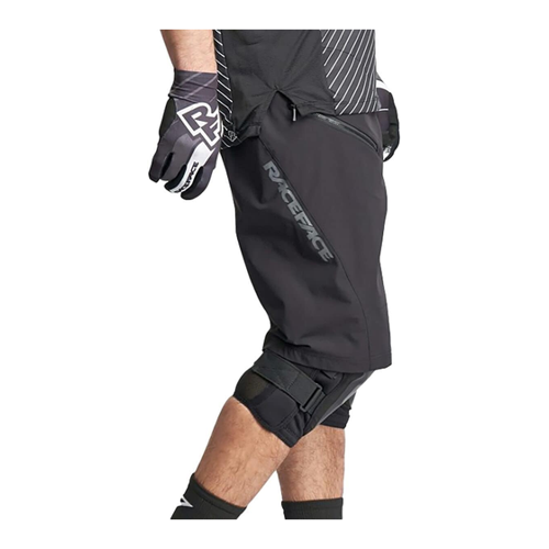 Bild von Race Face Indy Shorts Damen schwarz Größe M 2021 Fahrradhose im Test