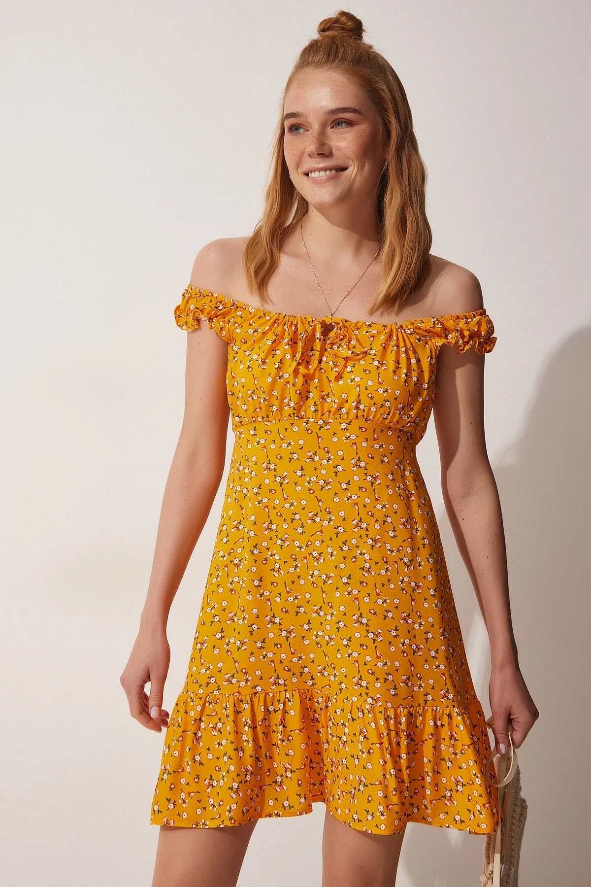 Bild von Happiness İstanbul Sommerkleid Aus Geraffter Viskose Mit Orangefarbenem Blumenmuster für Damen - 42