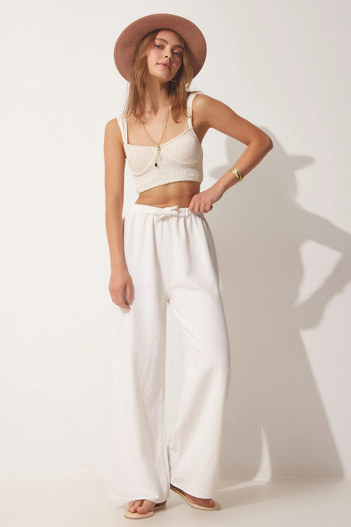 Bild von Happiness İstanbul Hose Aus Lockerem Leinen In Off-white für Damen - 42
