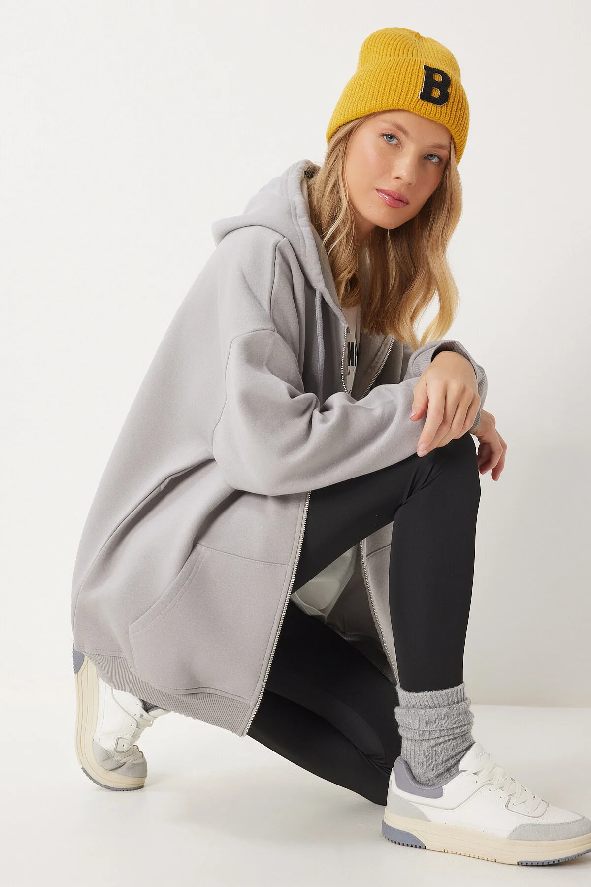 Bild von Happiness İstanbul Geräuchertes Oversize-sweatshirt Mit Kapuze Und Reißverschluss für Damen - 38