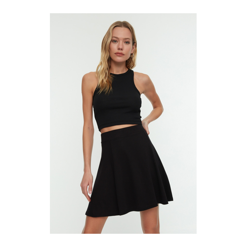 Bild von Trendyol Collection Schwarzer Minirock mit Stretch-Strick für Damen