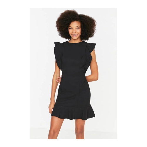 Bild von Schwarzes, Figurbetontes Minikleid Mit Rüschen Von Trendyol