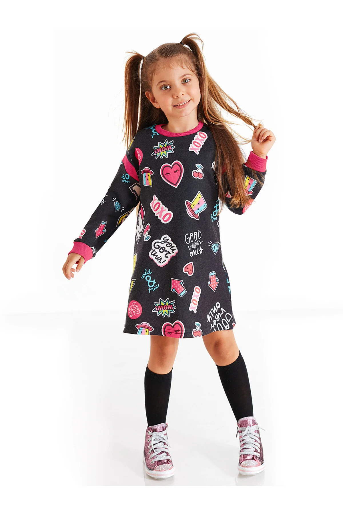 Bild von MSHB&G Good Vibes Langarmkleid Für Mädchen, Schwarz für Damen - 4 Jahre alt