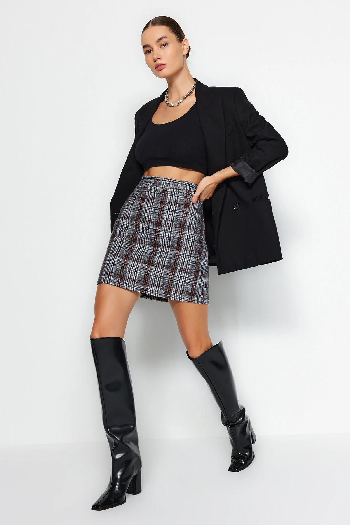 Bild von Trendyol Collection Stamp Fabric Schwarzer Minirock Mit Karomuster, Bleistiftschnitt für Damen - 40