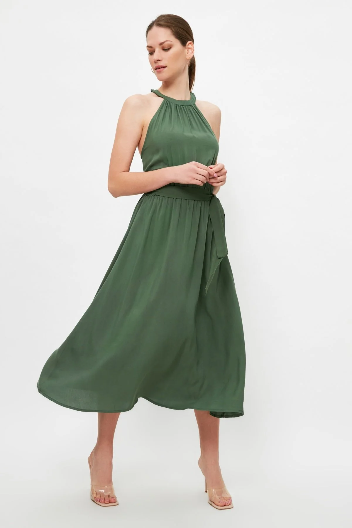 Bild von Trendyol Collection Khakifarbenes Viskose-midikleid – A-linie, Neckholder, Schärpe Und Futter für Damen - 42
