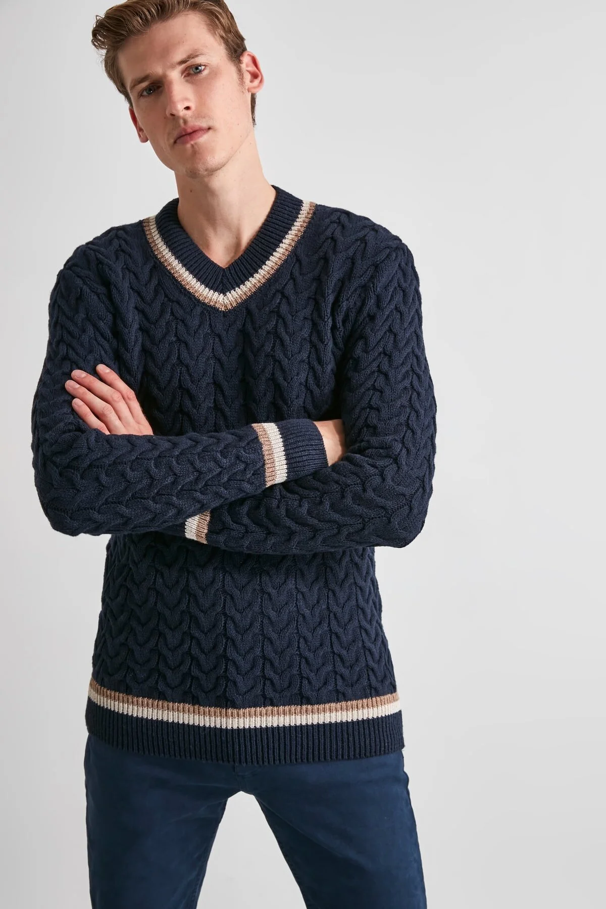 Bild von Trendyol Collection Marineblauer Strickpullover Mit V-ausschnitt – für Herren - XL