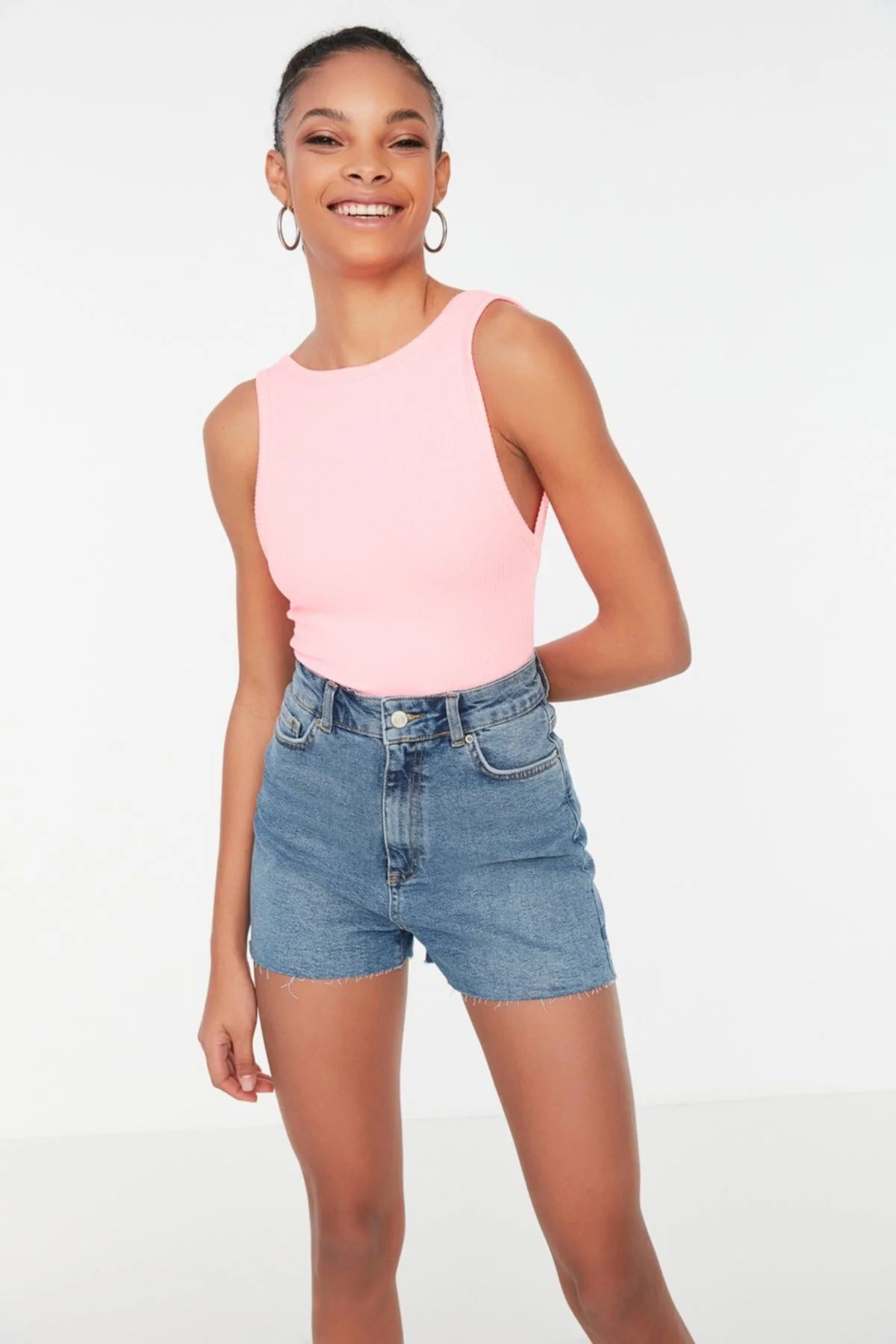 Bild von Trendyol Collection Blaue Basic-jeansshorts Mit Hoher Taille für Damen - 36