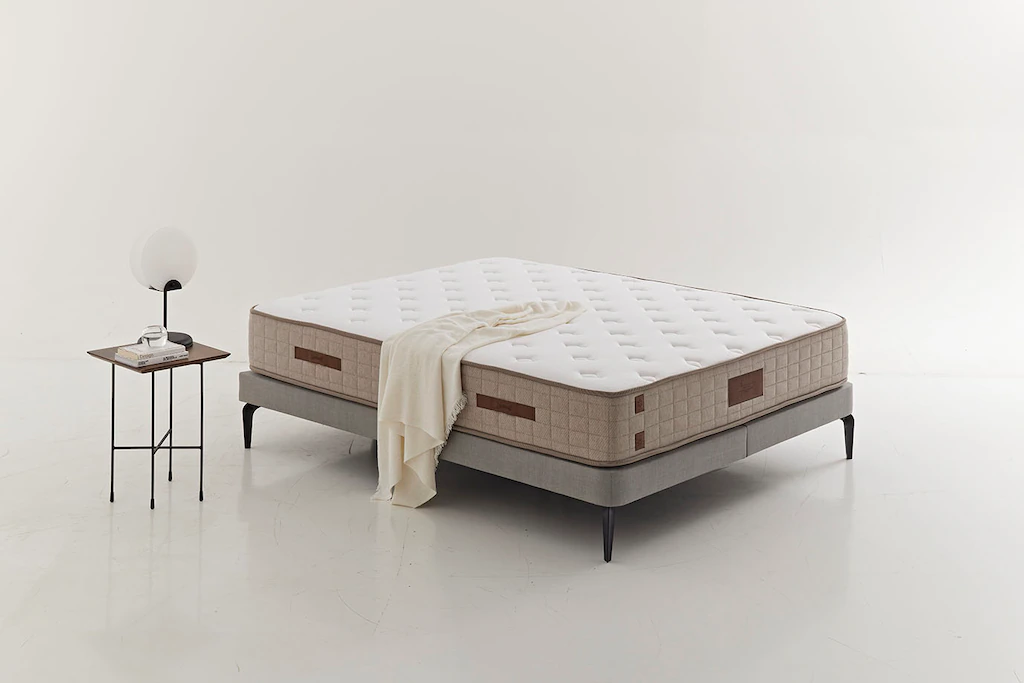 Bild von Yatas Bedding Taschenfederkernmatratze "Majestät First Class Cool& Wool", 30 cm hoch, 406 Federn, (1 St.), spezielles Federkernsystem mit punktelastischer Unterstützung, Bezug mit Sommer- und Winterseite