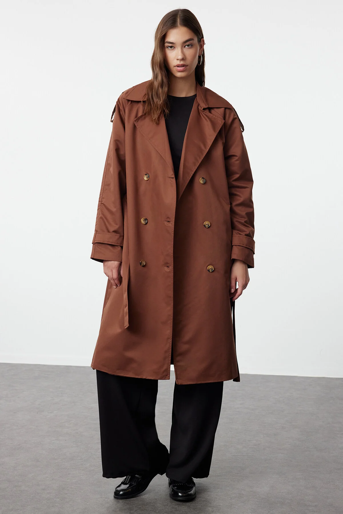 Bild von Trendyol Collection Wasserabweisender Brauner Trenchcoat Mit Gürtel - für Damen - 34