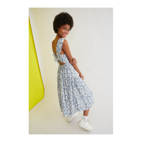 Bild von Trendyol Collection Blaues Midi-Kleid mit Blümchenmuster