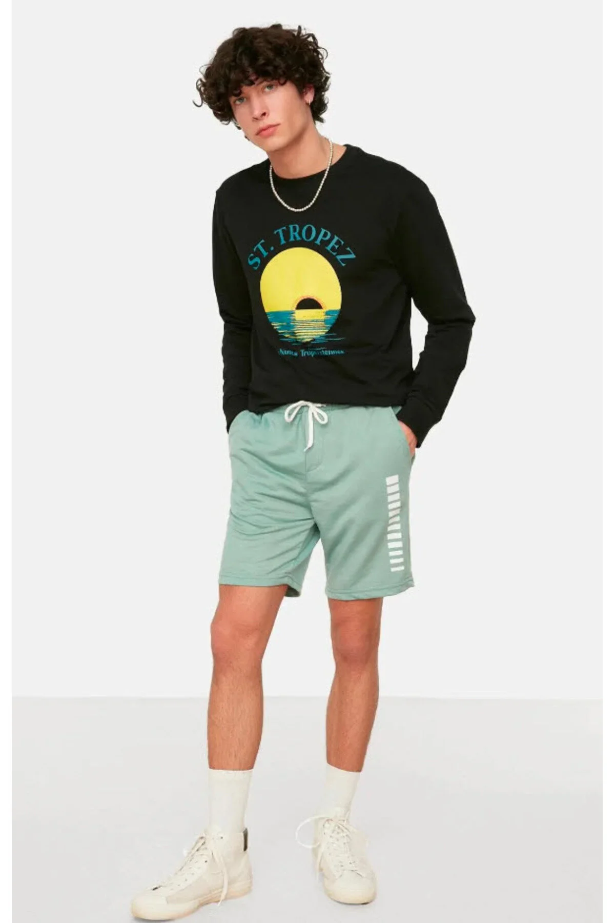 Bild von Trendyol Collection Mintfarbene Shorts Mit Geometrischem Aufdruck In Mittlerer Größe – Normale Schnittform für Herren - M