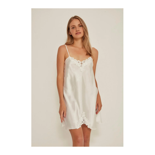 Bild von C&City Nachthemd aus Satin und Spitze in Ecru für Damen