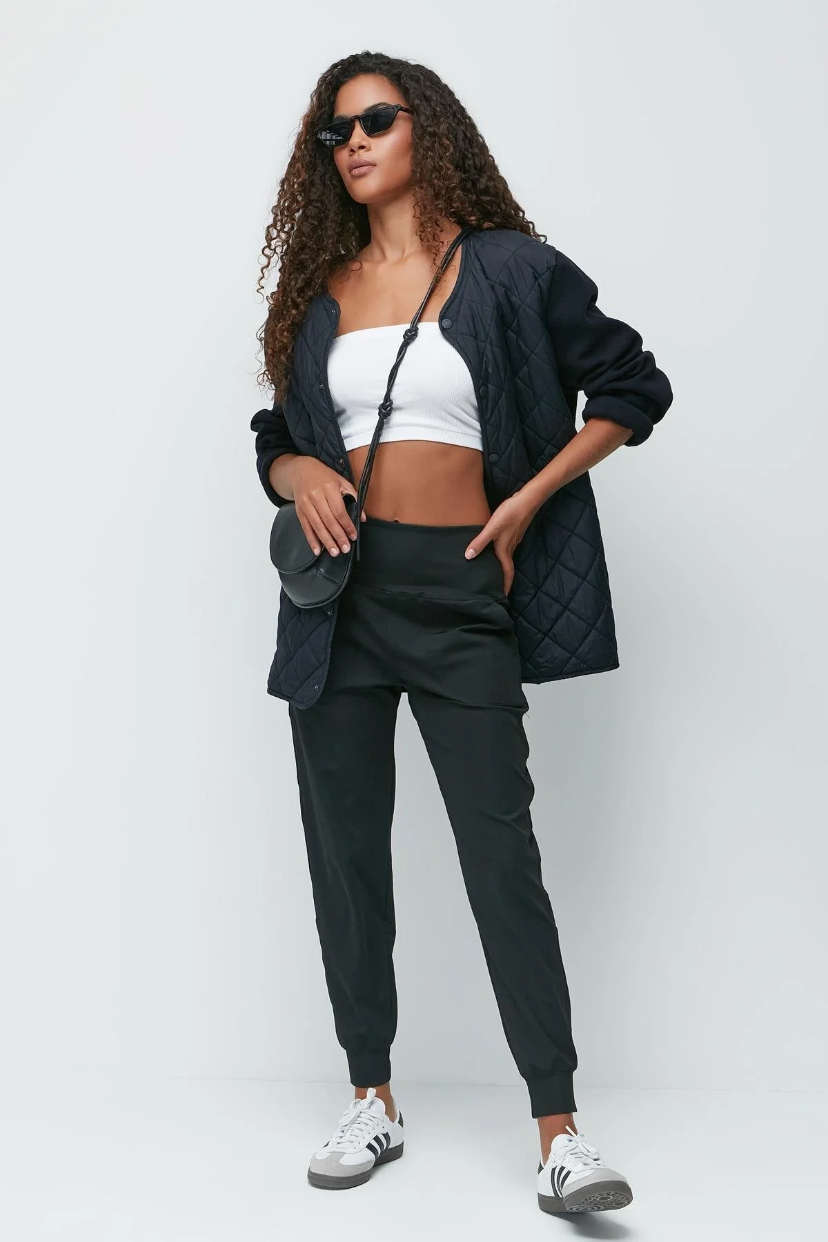 Bild von C&City Jogginghose Mit Hohem Bund Und Bündchen Am Bein, 811 Schwarz für Damen - 3XL