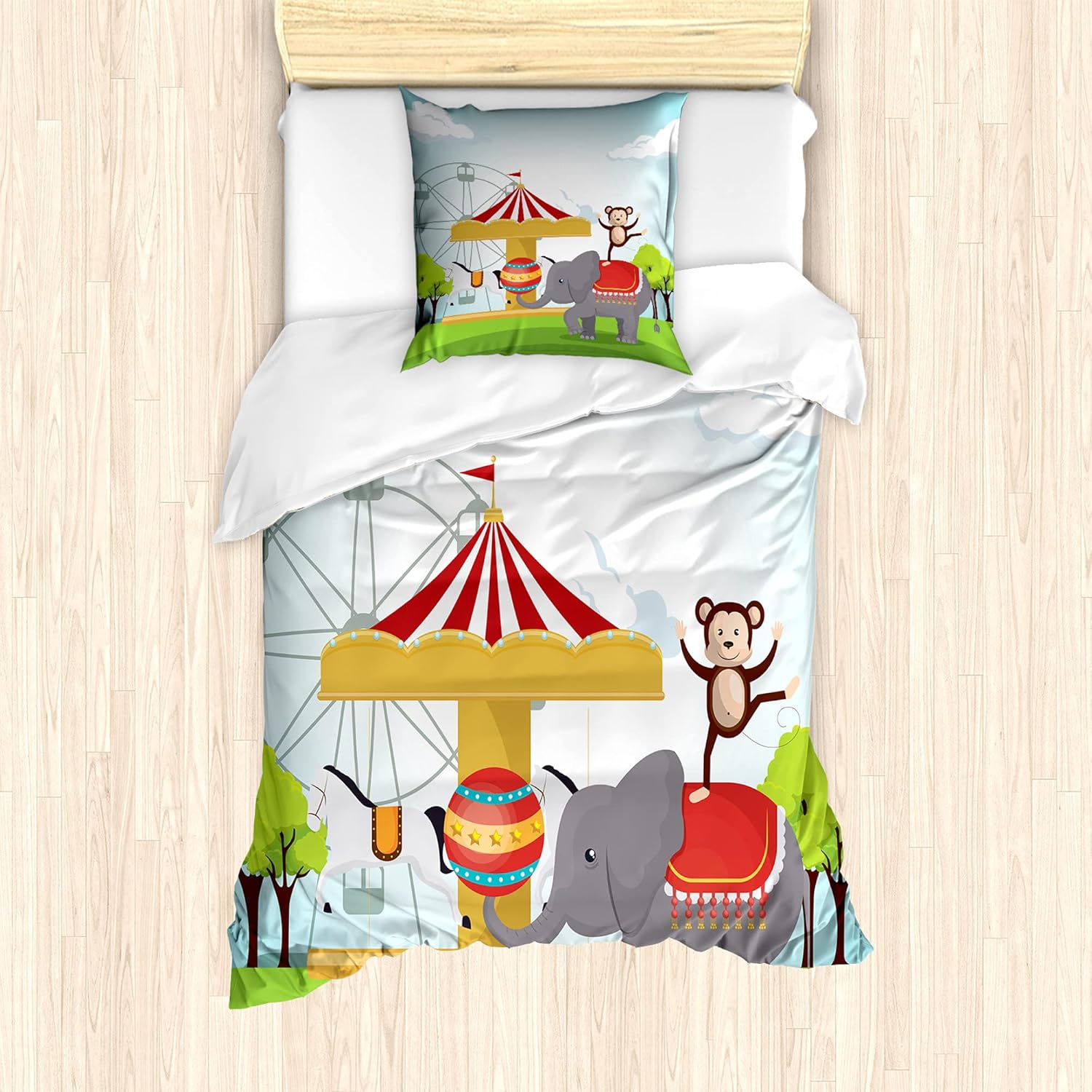 Bild von ABAKUHAUS Karneval Bettbezug Set für Einzelbetten, Joyful Tiere im Circus, Milbensicher Allergiker geeignet mit Kissenbezug, 135 cm x 200 cm - 80 x 80 cm, Mehrfarbig