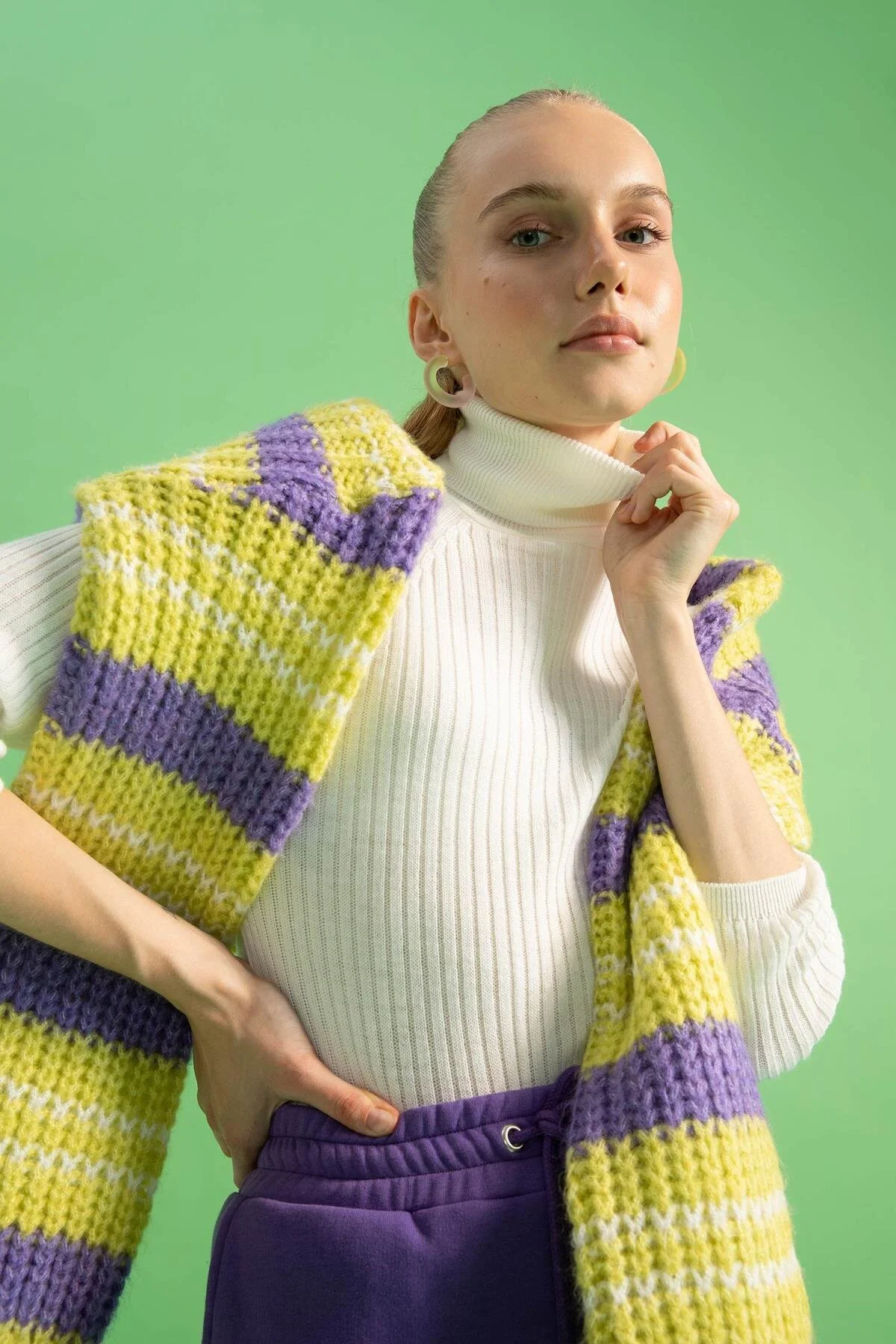Bild von DeFacto Rollkragenpullover Mit Schmaler Passform für Damen - 2XL