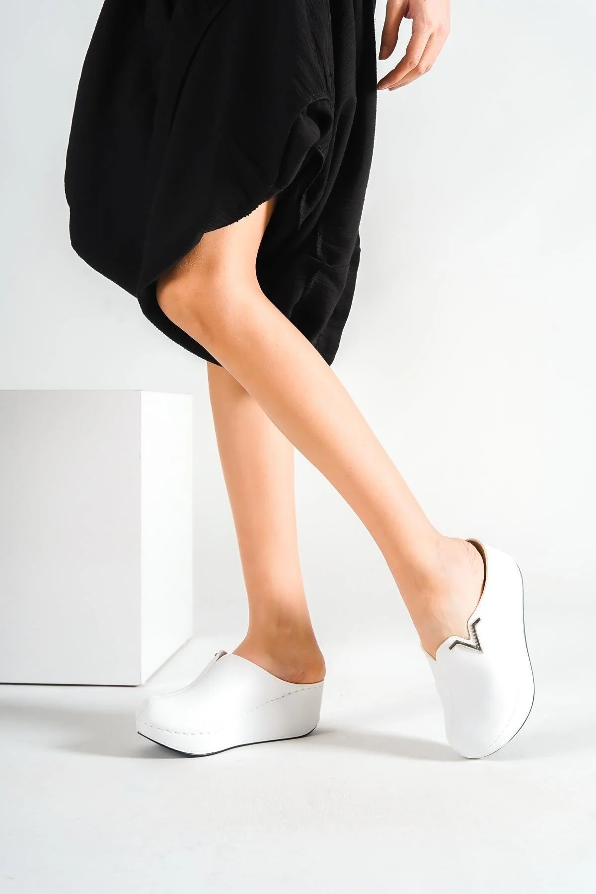 Bild von Capone Outfitters Anatomisch Weiche, Bequeme Mutterhausschuhe Mit Keilabsatz für Damen - 38