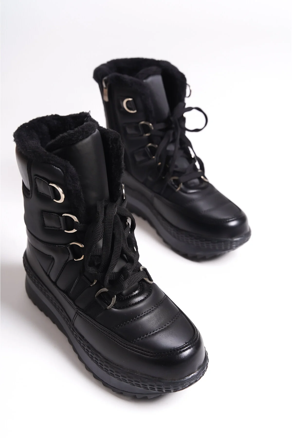 Bild von Capone Outfitters Dicke, Pelzige Stiefel Mit Reißverschluss Und Schnürung für Damen - 36