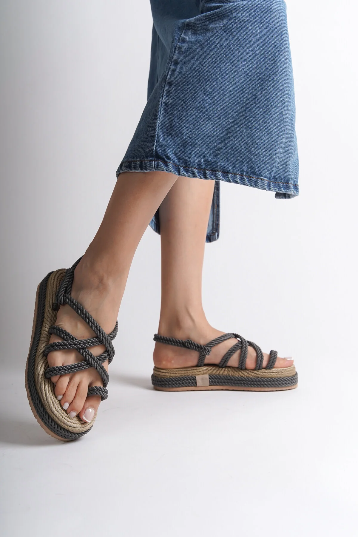 Bild von Capone Outfitters Sandalen Mit Keilabsatz Und Kordelzug für Damen - 38