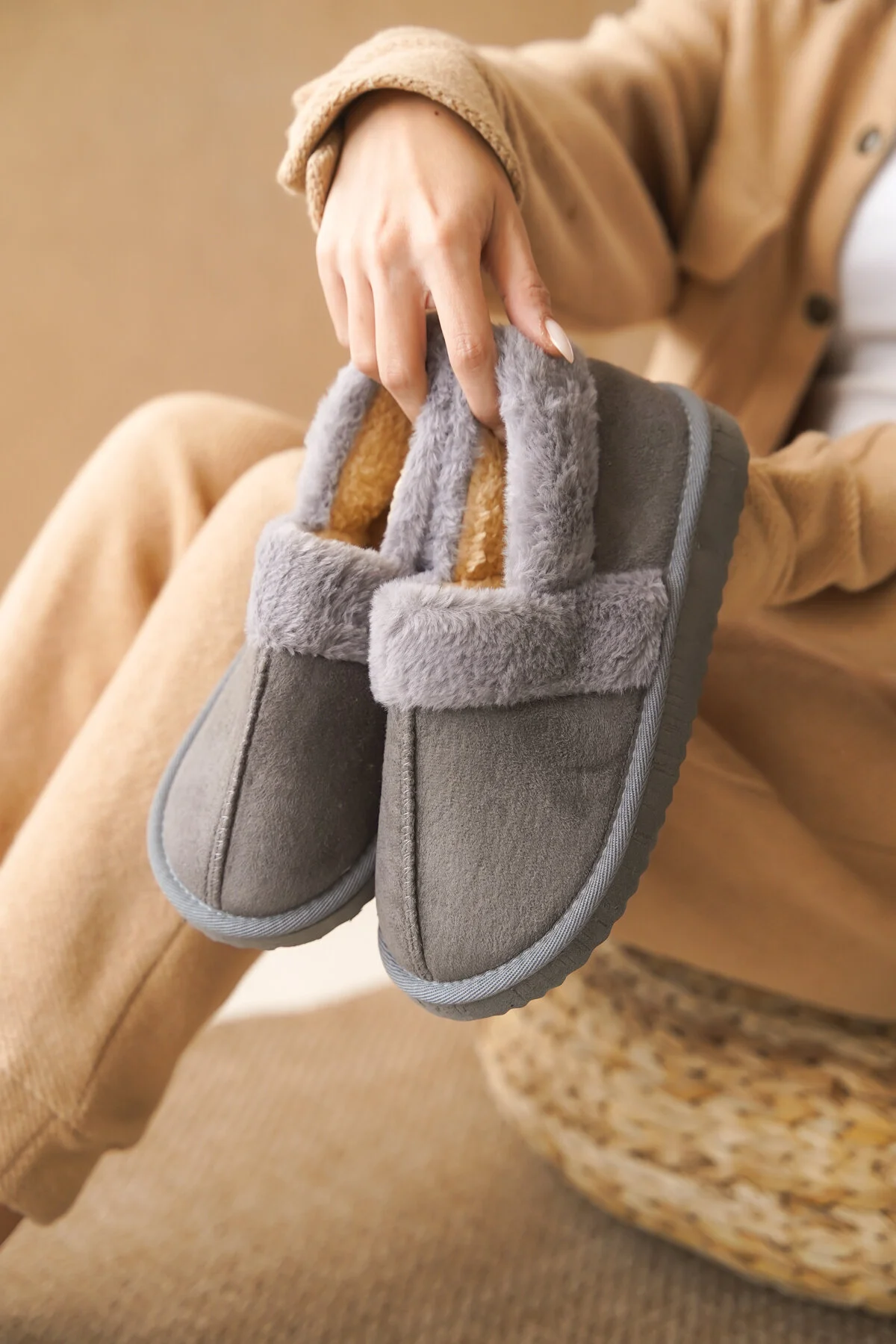 Bild von Capone Outfitters Hausschuhe – Pelzige Hausschuhe für Damen - 38