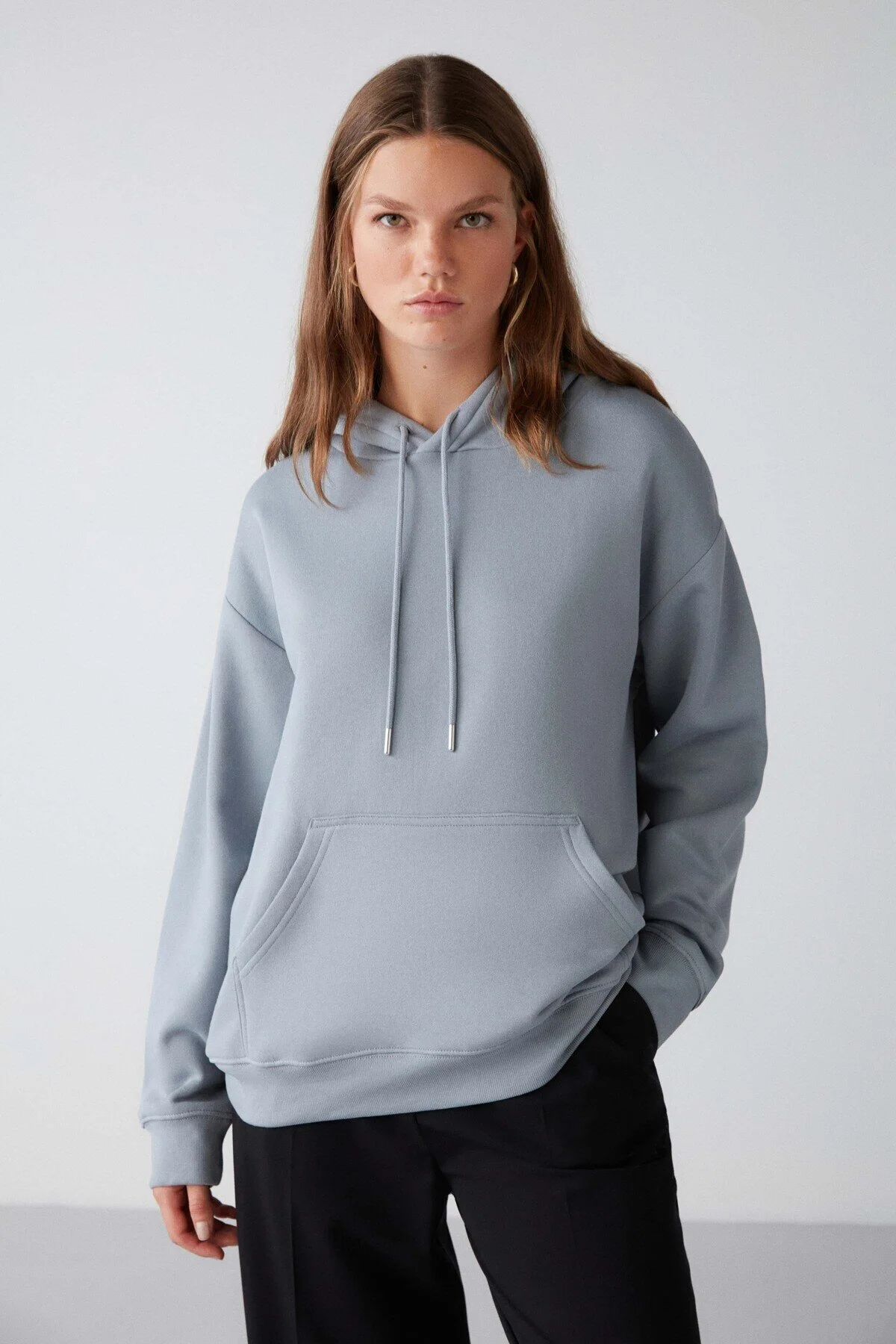 Bild von GRIMELANGE Adel Sweatshirt Aus Bio-baumwolle Mit Fleece-innenseite, Weiches, Entspanntes Kängurutaschen-kapuzenpullover In Blau für Damen - M