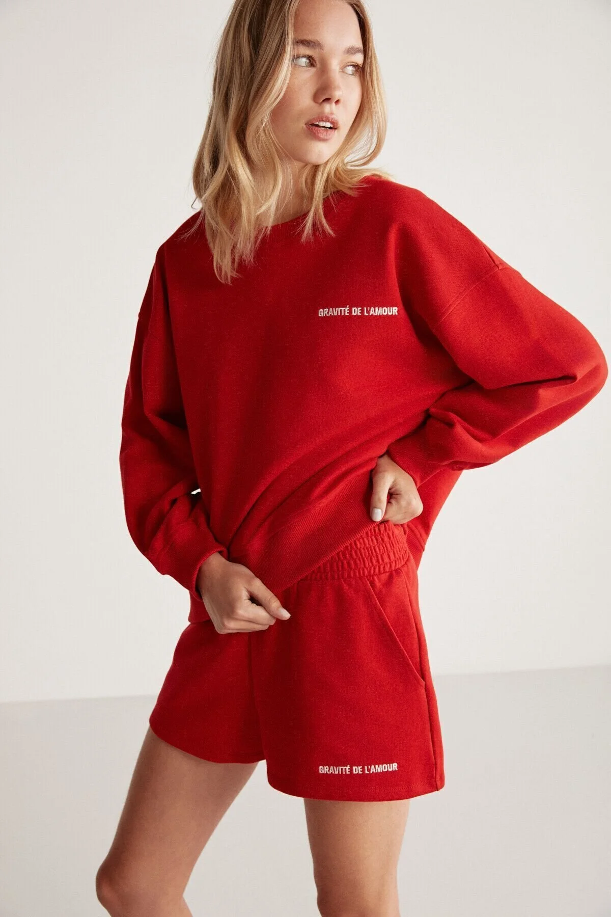 Bild von GRIMELANGE Carrol – Bestickte Rote Shorts Mit Entspannter Passform, Elastischem Bund Und Tasche für Damen - XL