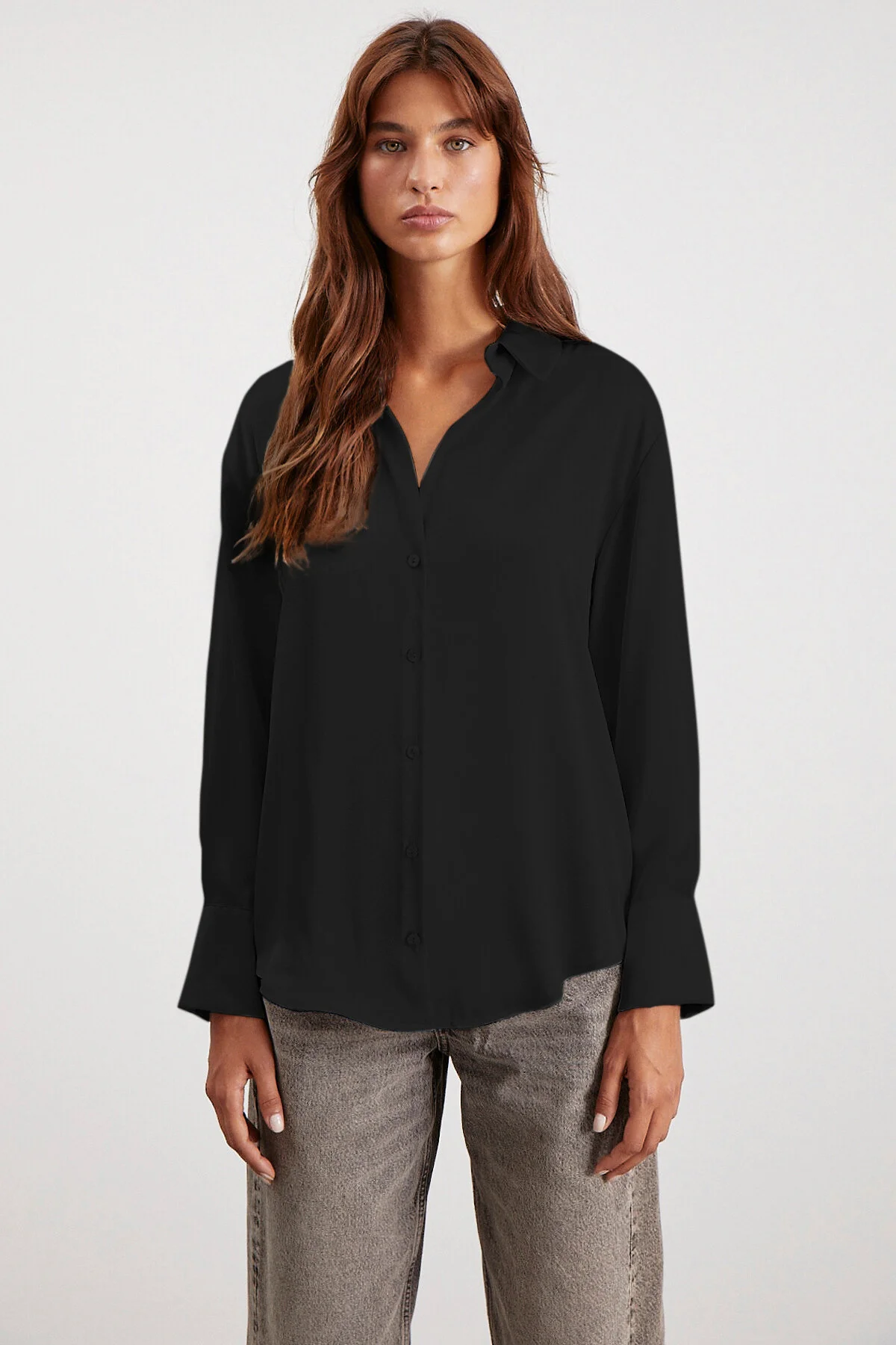 Bild von GRIMELANGE Sheila Premium-satin – Entspannt Geschnittenes Schwarzes Hemd, Lange Ärmel für Damen - XS