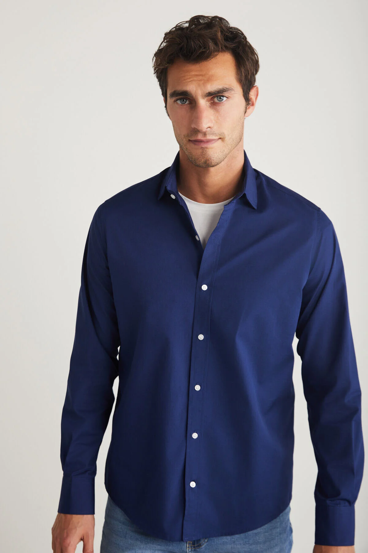 Bild von GRIMELANGE Carlsten Hemd, Slim-fit, Italienischer Kragen, 100 % Baumwoll-popeline, Marineblau für Herren - XL