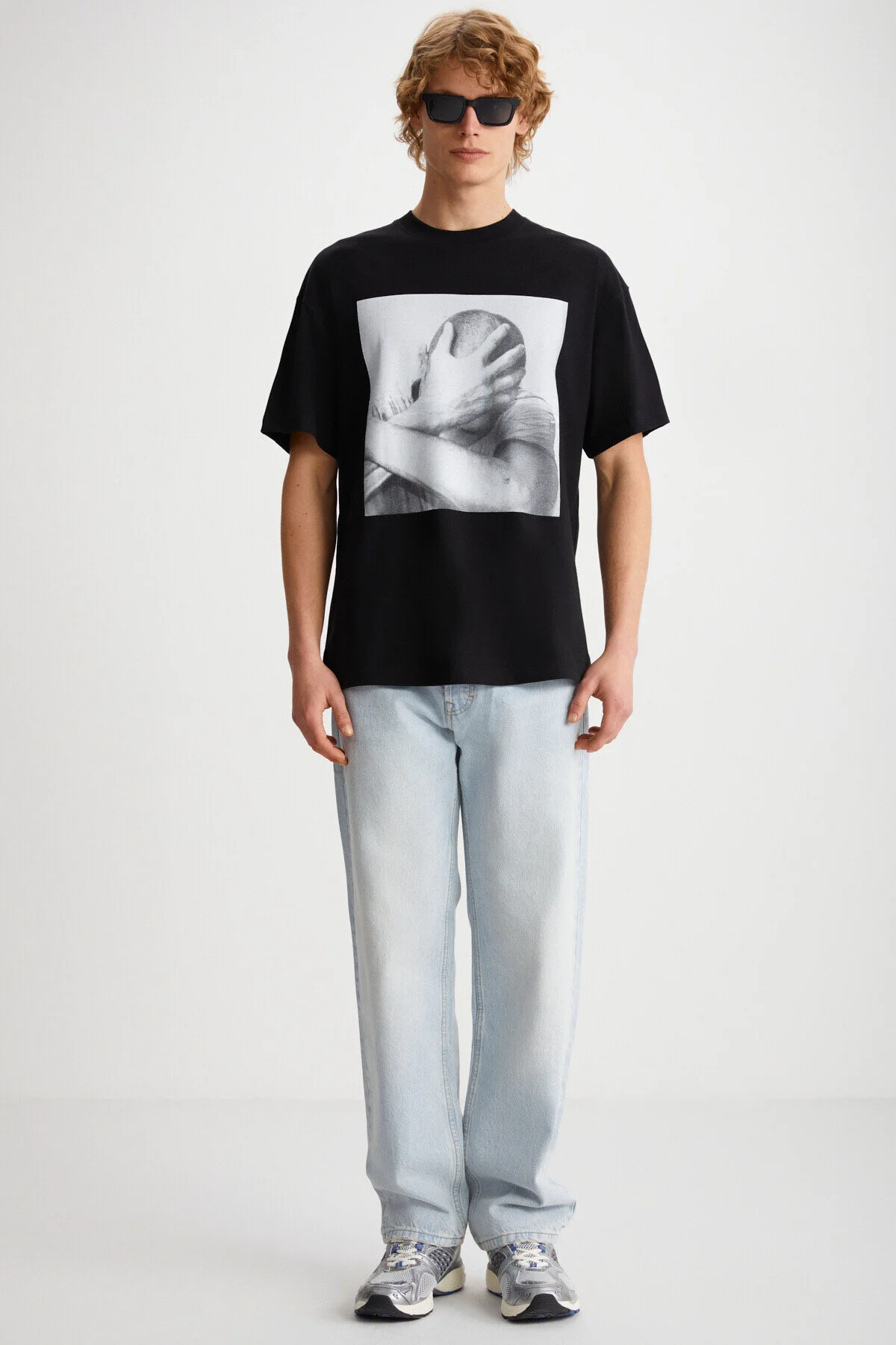 Bild von GRIMELANGE Elvis T-shirt Mit Dickem, Strukturiertem Druck, Detaillierter Übergröße, Lockerer Passform, 100 % Bio-baumwolle, Schwarz für Herren - M