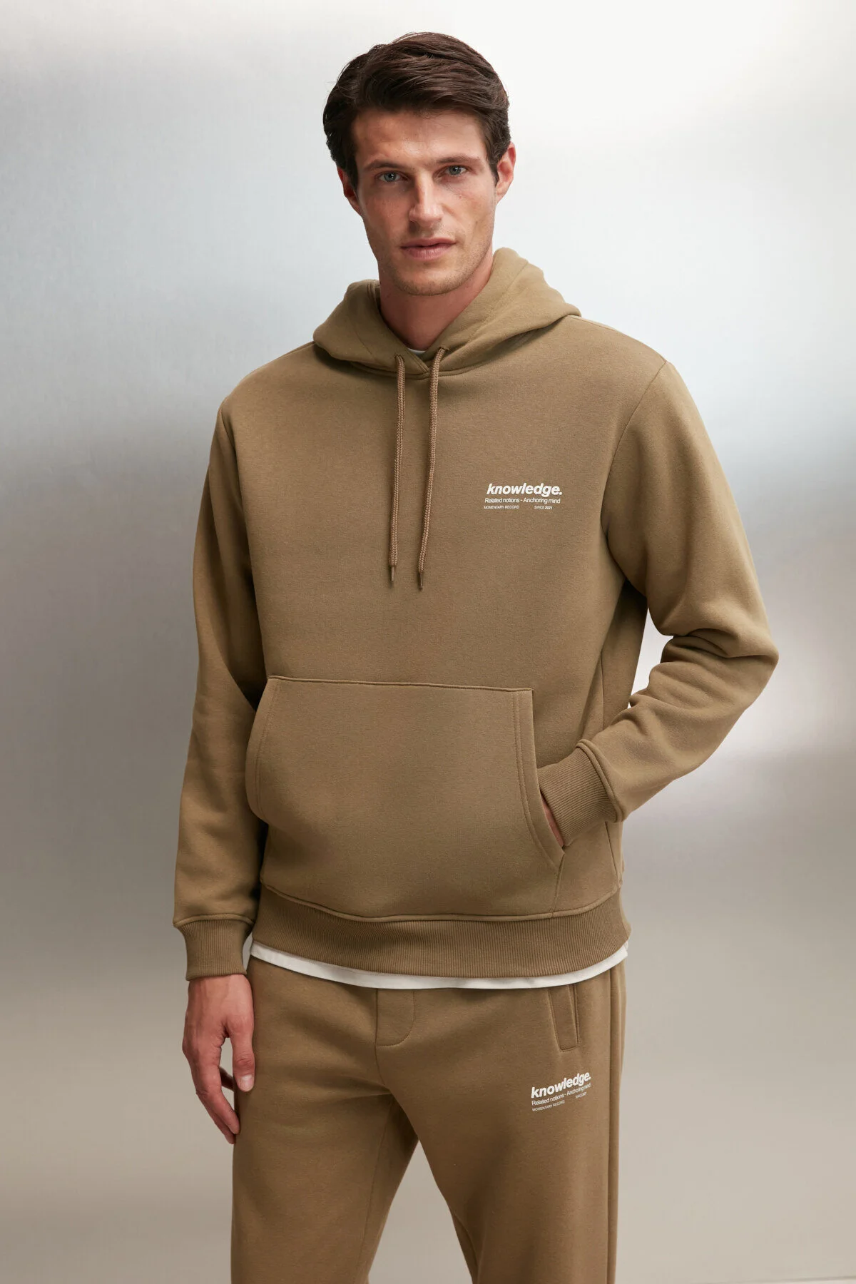 Bild von GRIMELANGE Bryaner Sweatshirt Mit Weichem Fleece-aufdruck, Regulärem Kordelzug, Khaki für Herren - 2XL