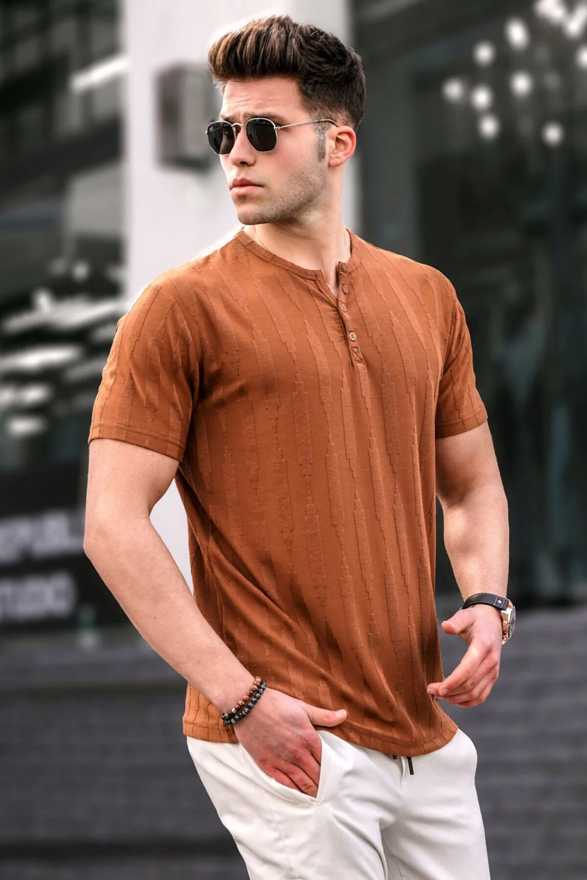 Bild von Madmext T-shirt Mit Knöpfen In Camel für Herren - L
