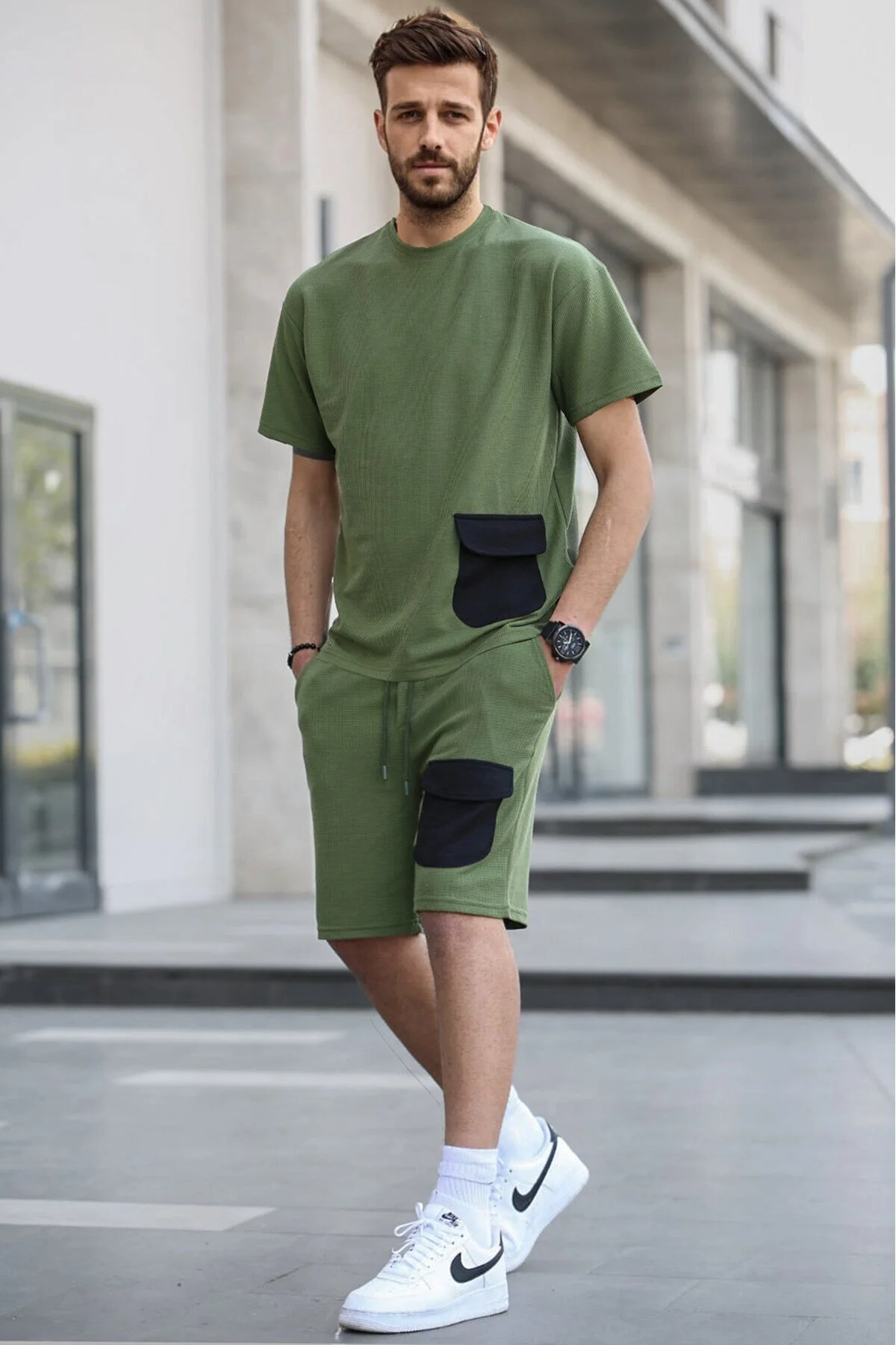 Bild von Madmext Khakigrünes Shorts-set Mit Taschendetail für Herren - M