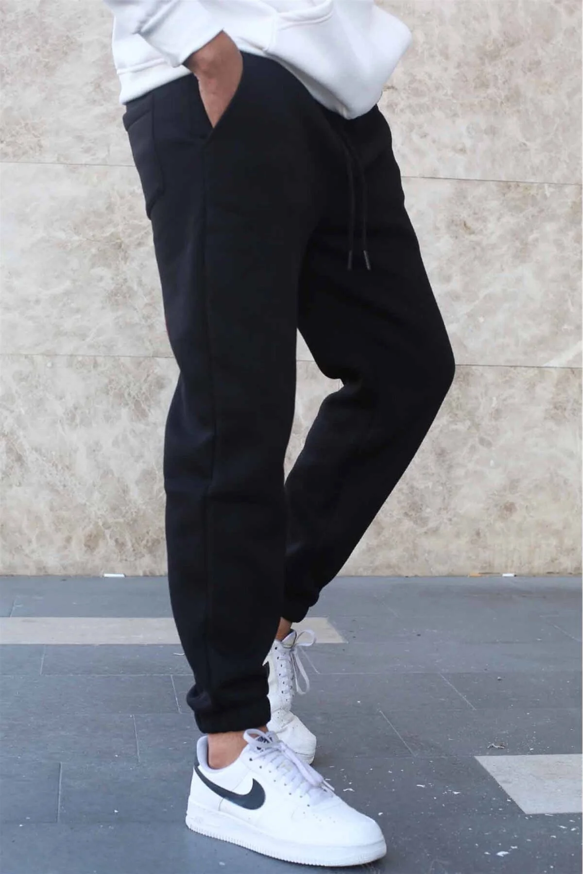 Bild von Madmext Schwarze Basic Jogginghose 5482 für Herren - L