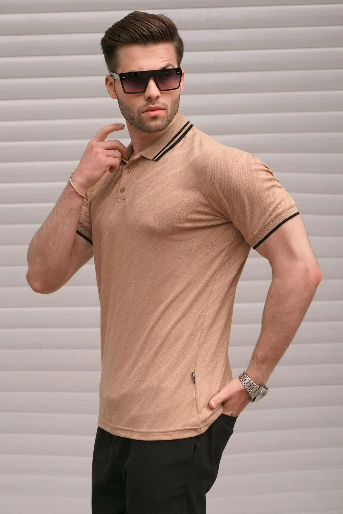 Bild von Madmext Nerzfarbenes Polo-hals-t-shirt In Normaler Passform für Herren - L
