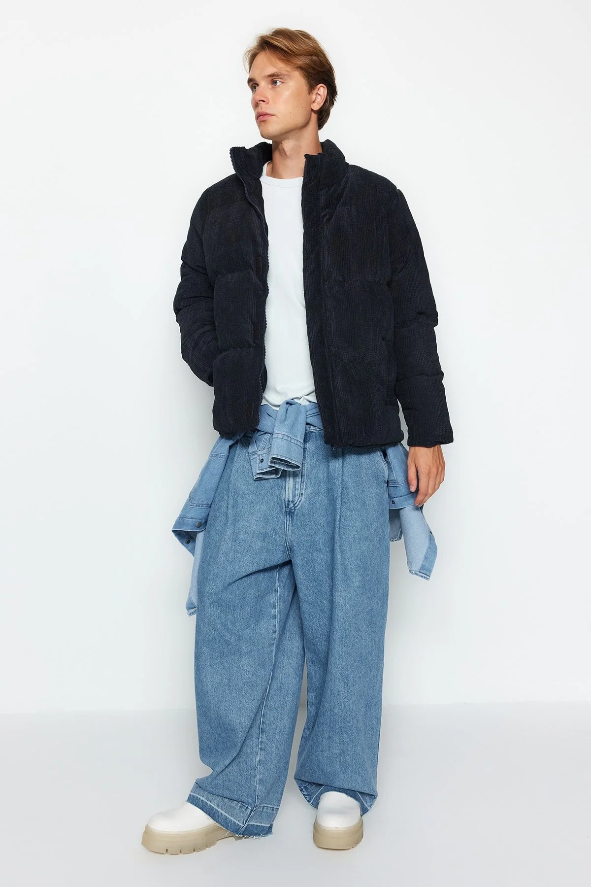 Bild von Trendyol Collection Pufferjacke Aus Cord – Stehkragen, Blaugrau, Regular Fit für Herren - XL