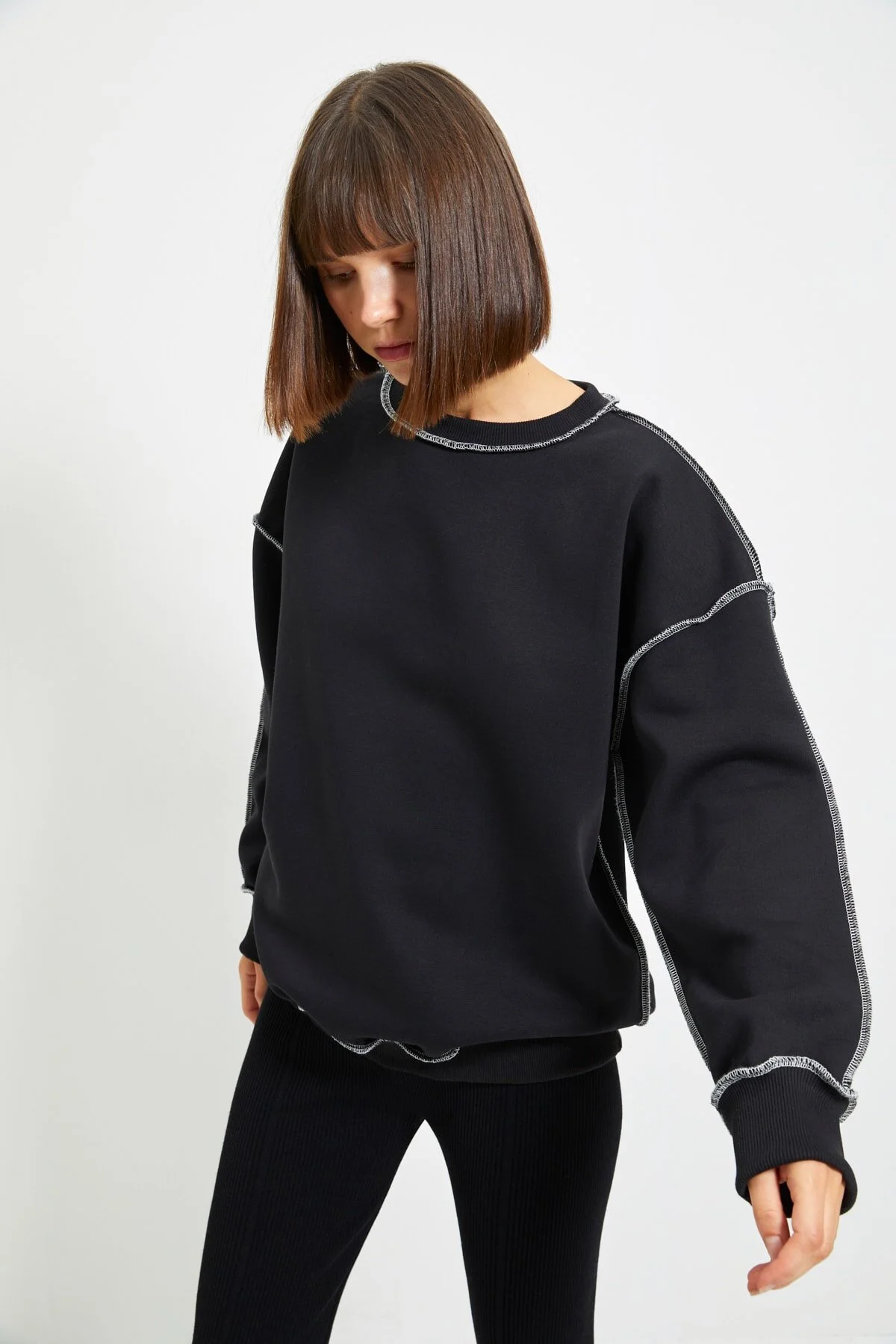 Bild von Trendyol Collection Schwarzes Regular/normal Fit Baumwoll-sweatshirt Mit Dickem Fleece-innenfutter für Damen - S