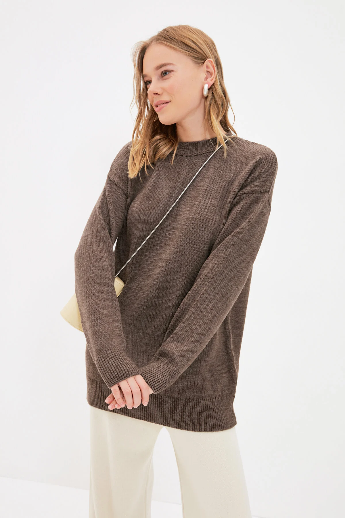 Bild von Trendyol Modest Brauner Strickpullover Mit Hohem Kragen für Damen - XL