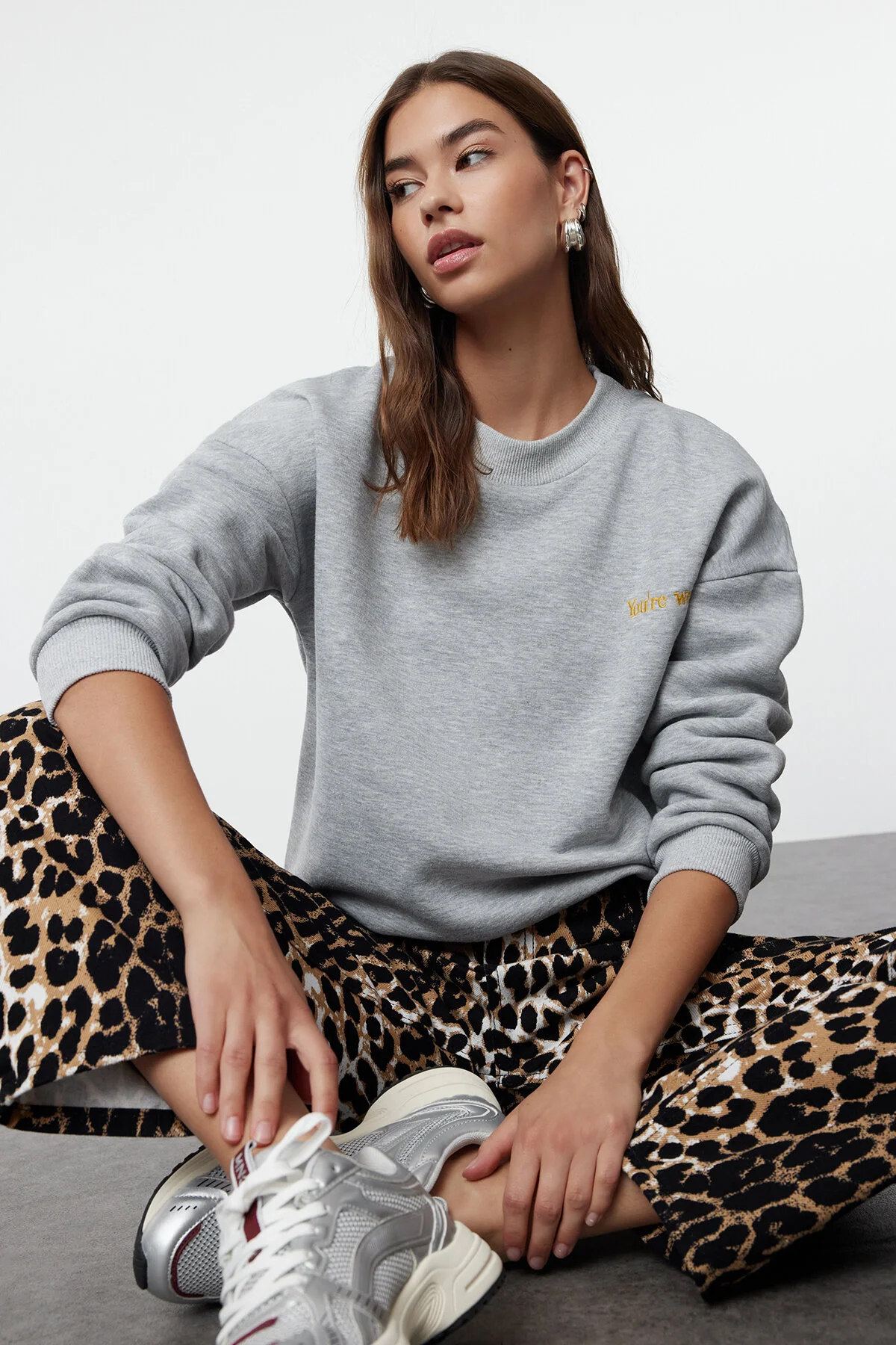 Bild von Trendyol Collection Graues Besticktes Sweatshirt für Damen - XL