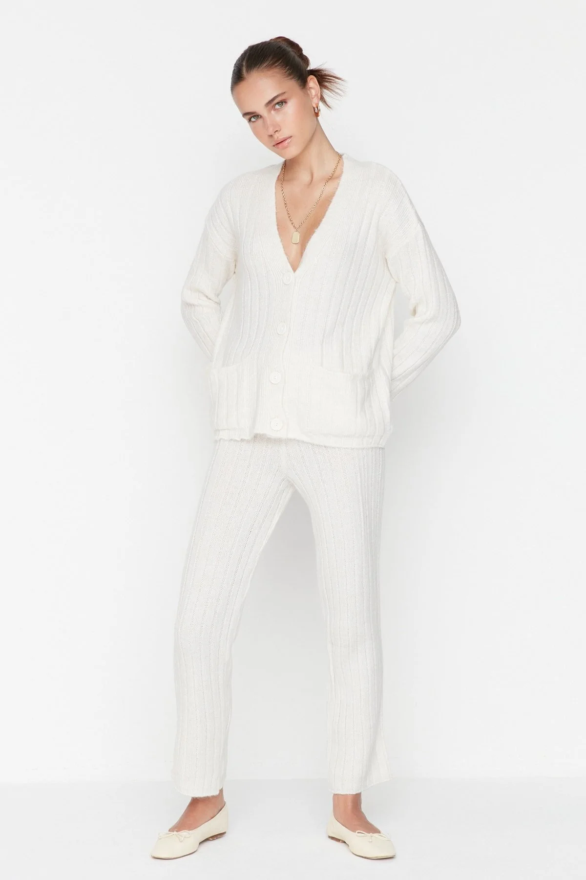 Bild von Trendyol Collection Weiches, Strukturiertes, Ecrufarbenes Strickset Mit Weiter Passform - für Damen - M