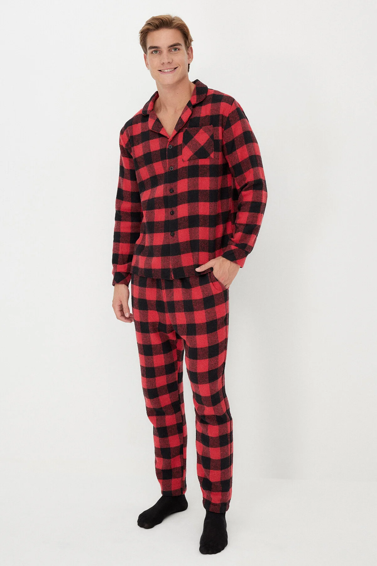 Bild von Trendyol Collection Rotes, Kariertes Pyjama-set Mit Normaler Passform für Herren - S