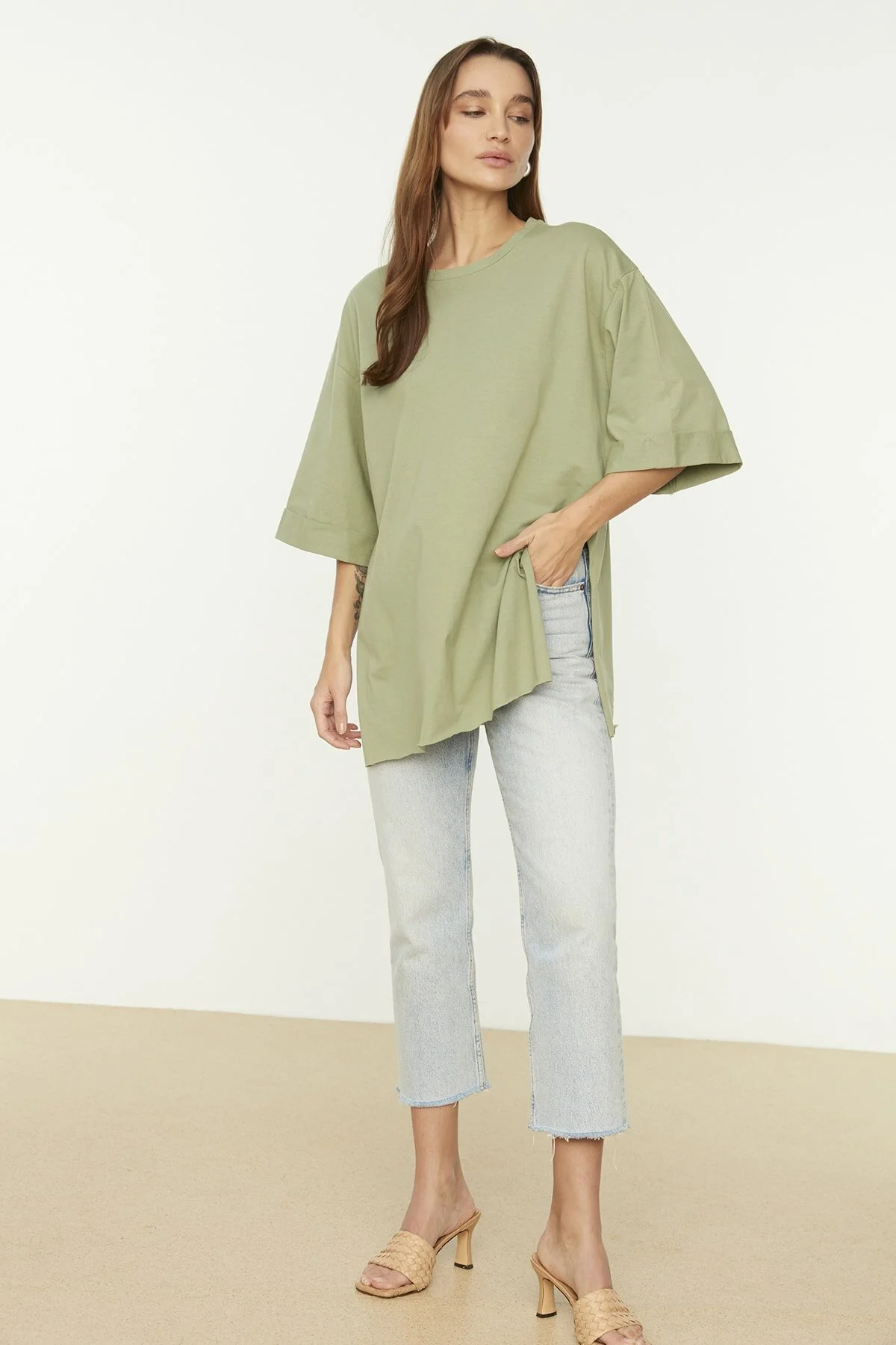 Bild von Trendyol Collection Mintfarbenes, Weit Geschnittenes, Asymmetrisches Boyfriend-strick-t-shirt Mit Zwei Ärmeln für Damen - XS