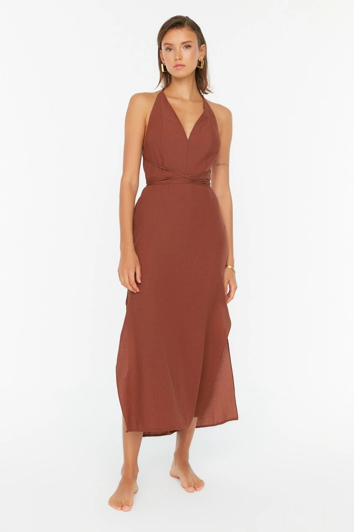 Bild von Trendyol Collection Dunkelbraunes, Tief Ausgeschnittenes Midi-strandkleid Mit Gewebter Rückseite für Damen - 38
