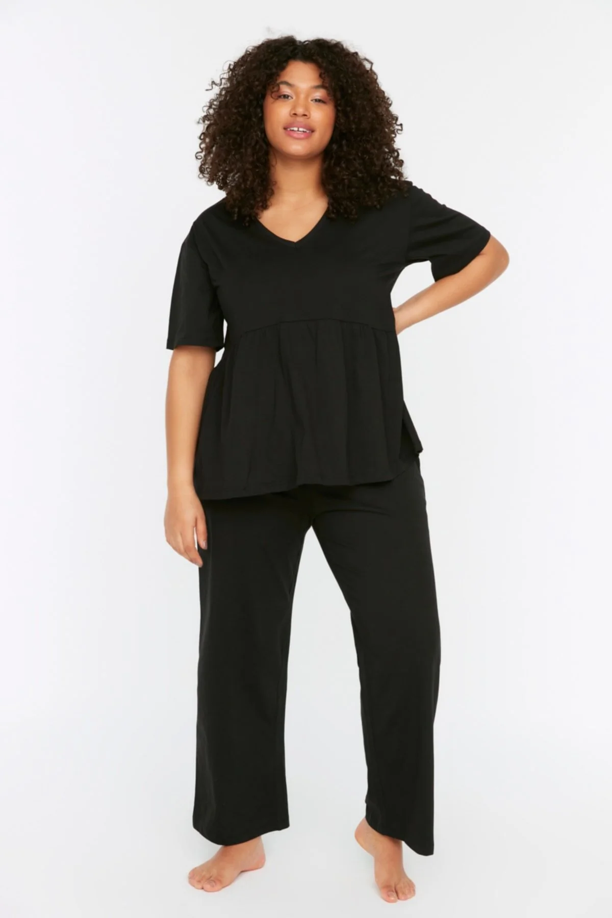 Bild von Trendyol Curve Schwarzes Gestricktes Pyjama-set Mit V-ausschnitt für Damen - 4XL