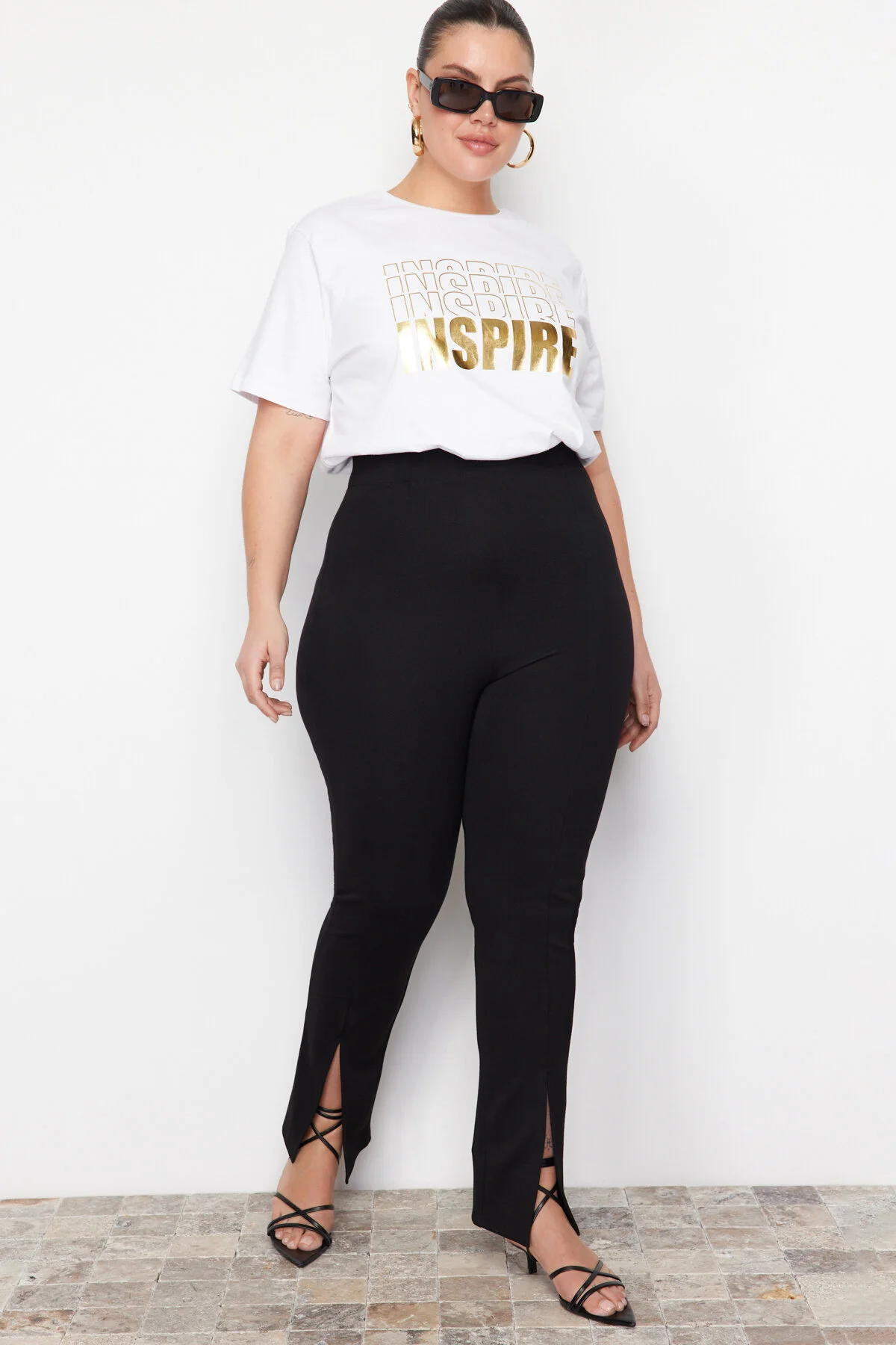 Bild von Trendyol Curve Schwarze Strickhose Mit Schlitz Und Hoher Taille für Damen - 2XL