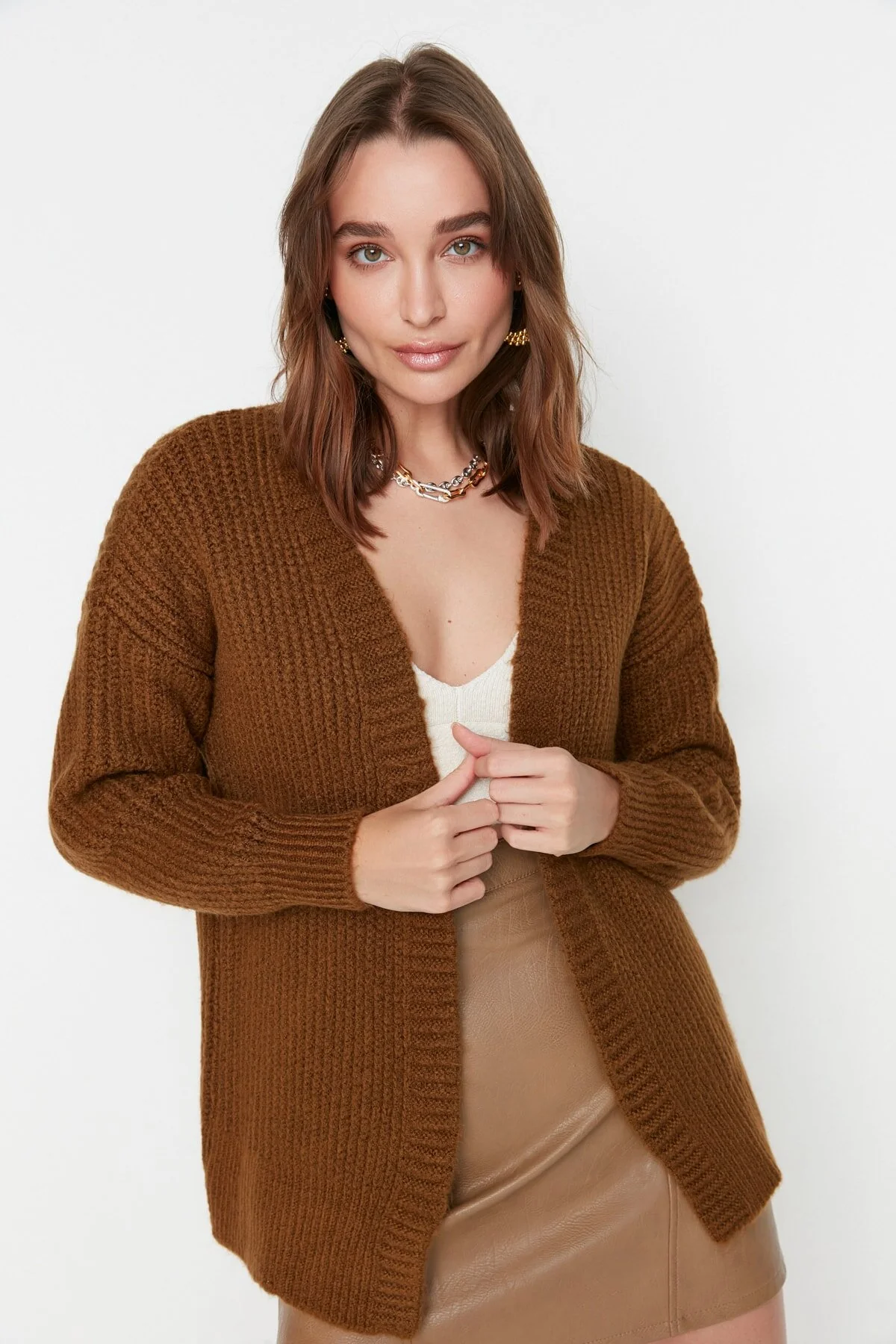 Bild von Trendyol Collection Braune Strickjacke für Damen - S