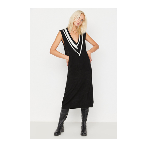 Bild von Trendyol Collection Schwarzes Mini-Strickkleid mit Farbblockdesign - für Damen