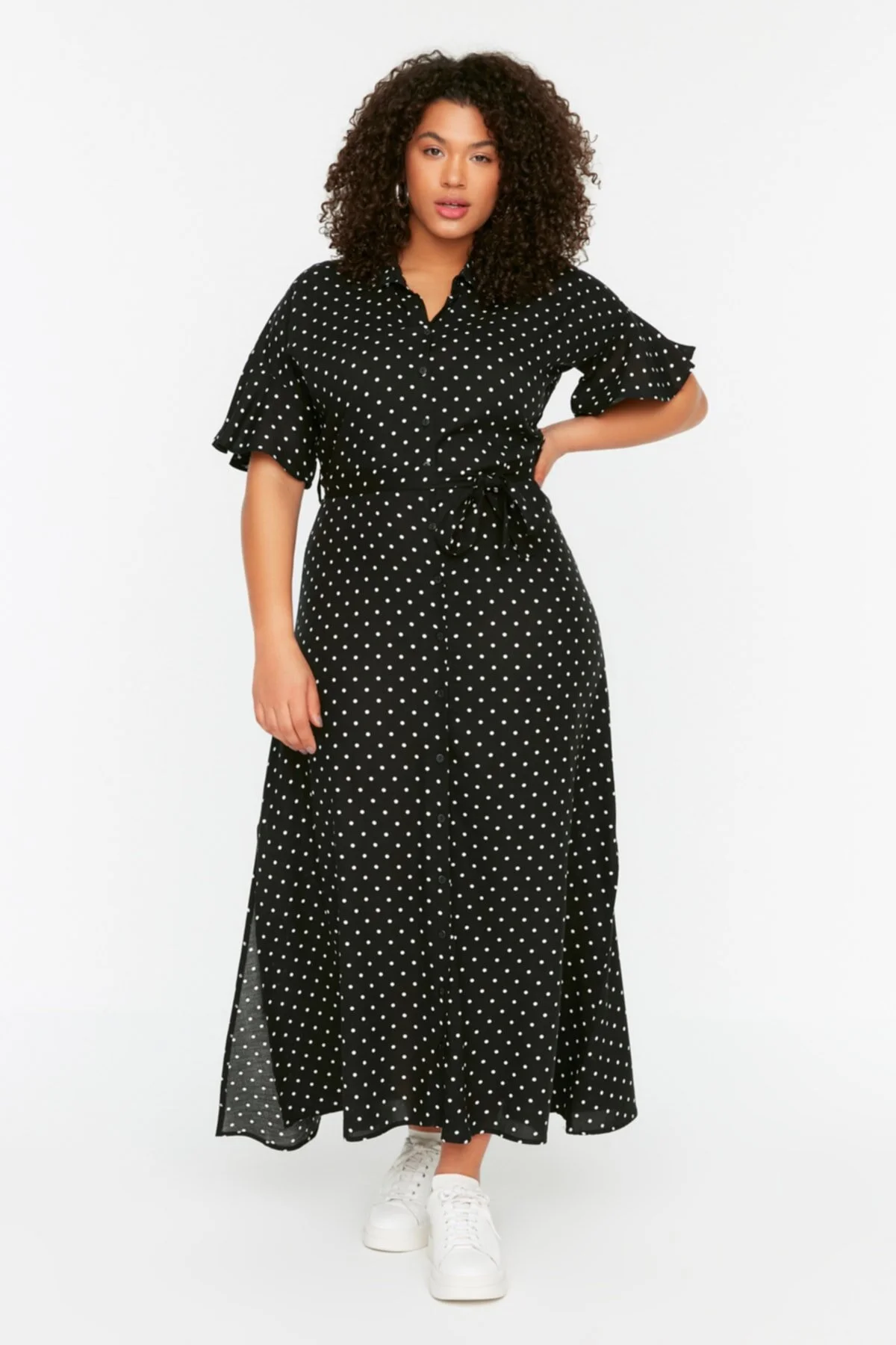 Bild von Trendyol Curve Schwarzes Gewebtes Kleid Mit Polka Dot-gürtel für Damen - 52