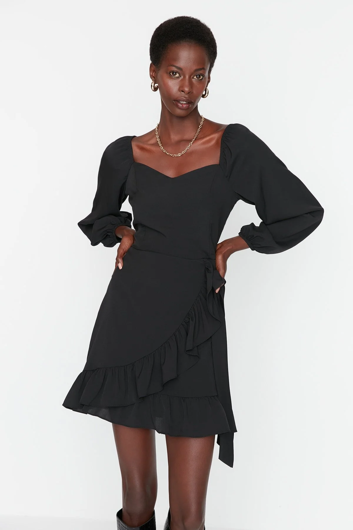 Bild von Trendyol Collection Schwarzes Volant-super-mini-webkleid für Damen - 42