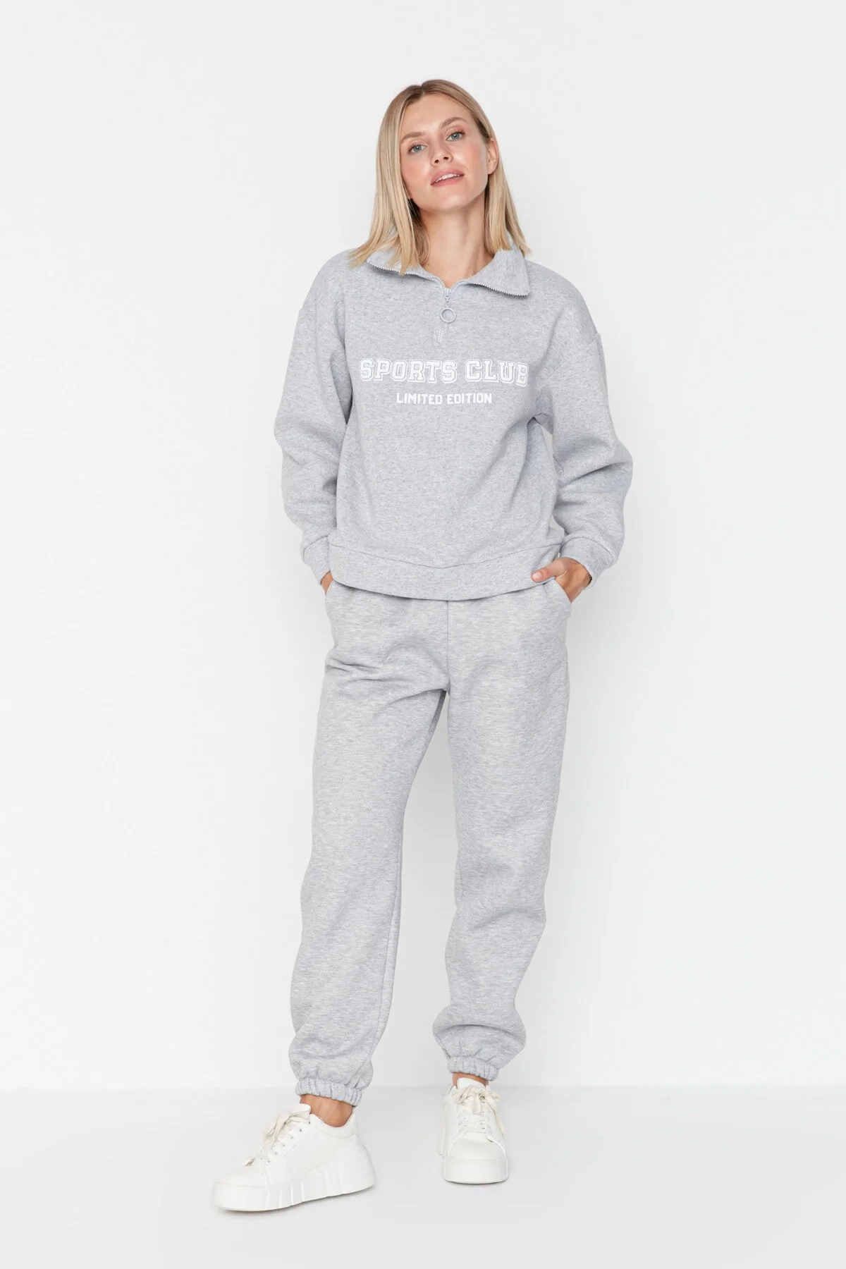 Bild von Trendyol Collection Graue Lockere Jogginghose Aus Dickem Fleece-strick für Damen - XL