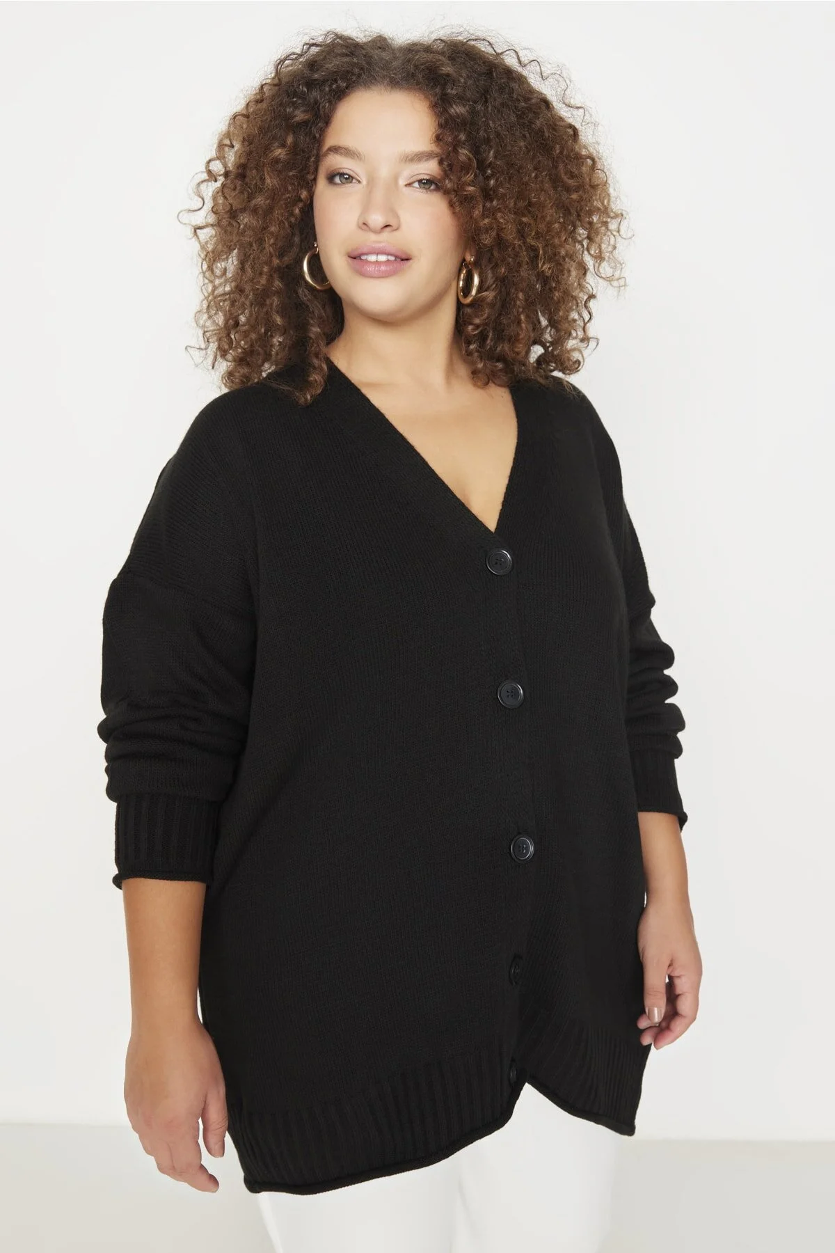 Bild von Trendyol Curve Strickwaren Schwarzer Cardigan Knopfdetail für Damen - 2XL